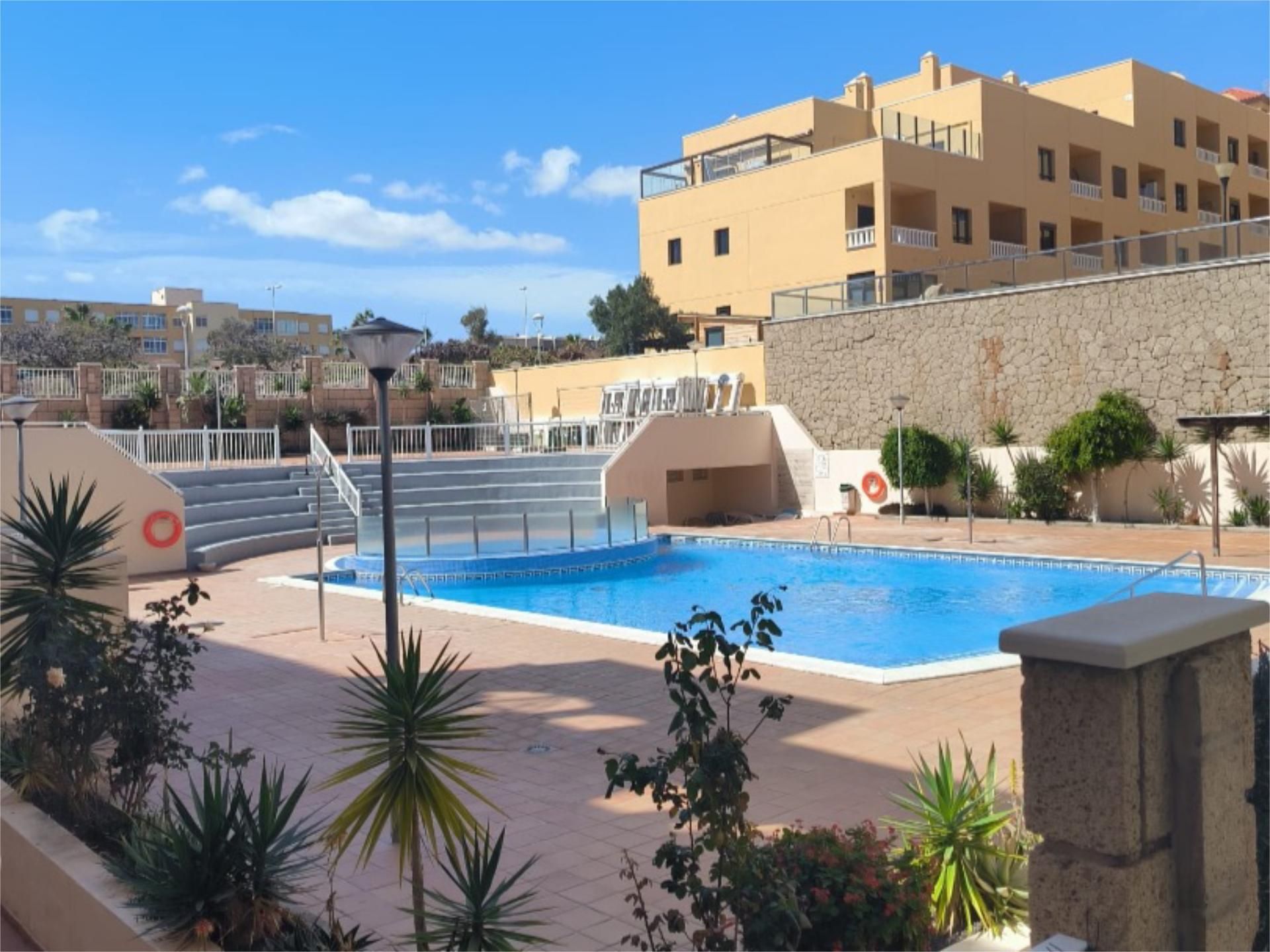 Piscina de Apartamento de alquiler en Granadilla de Abona con Terraza, Piscina y Amueblado