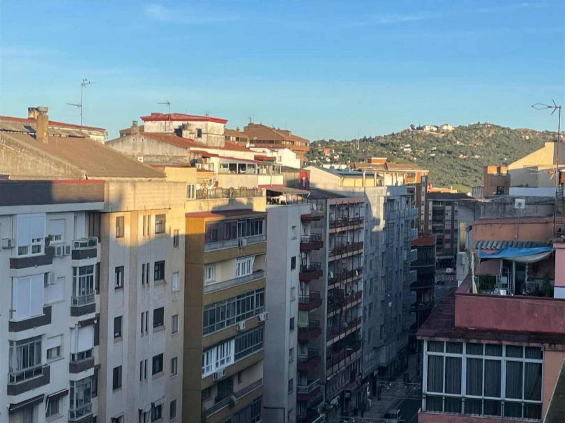 Flat for rent in Calle Gil Cordero, 19, Centro Exterior view of Flat for rent in Cáceres Capital with Heating, Terrace and Furnished