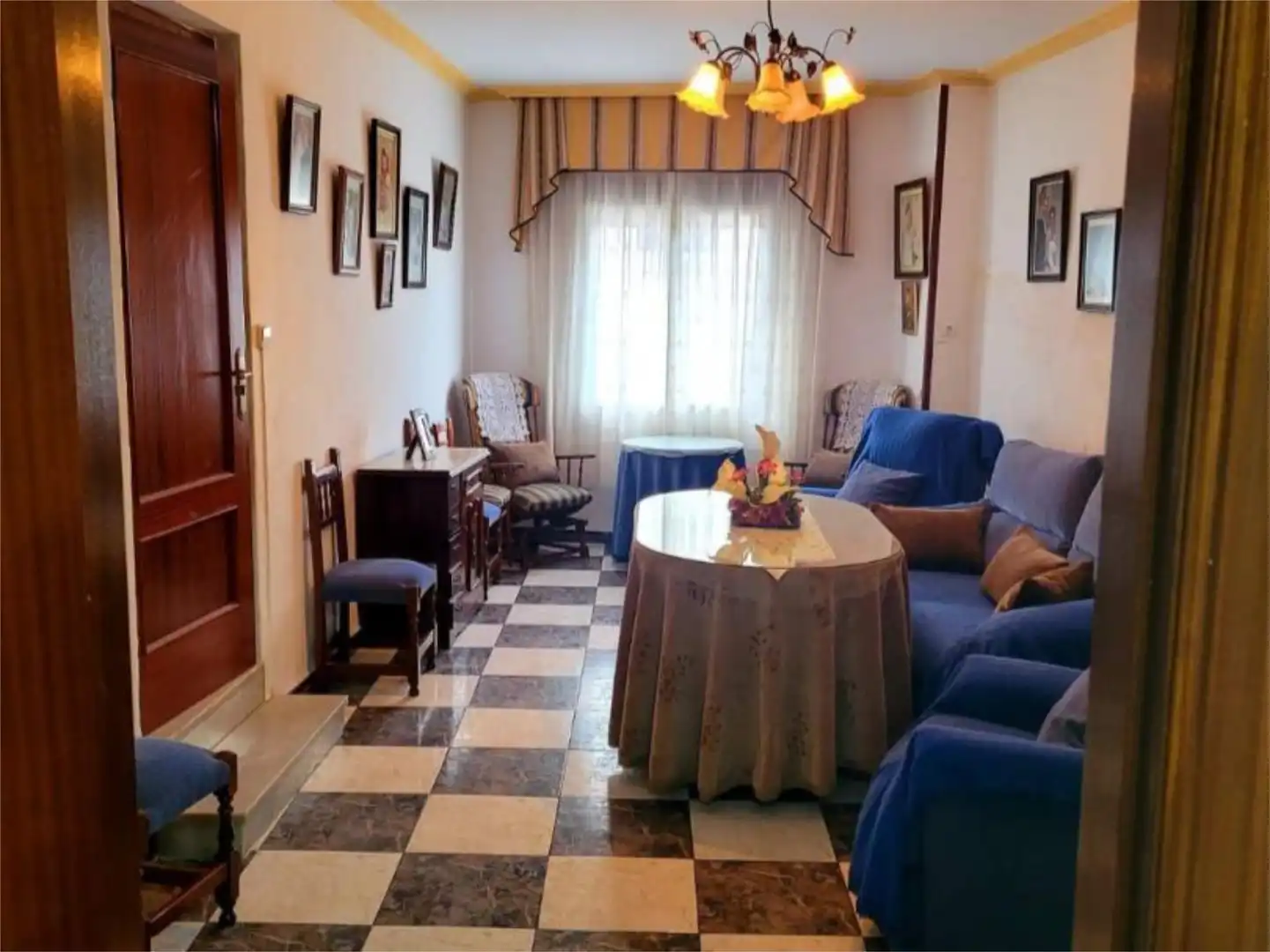 Sala d'estar de Pis en venda en Bedmar y Garcíez amb Aire condicionat, Moblat i Balcó