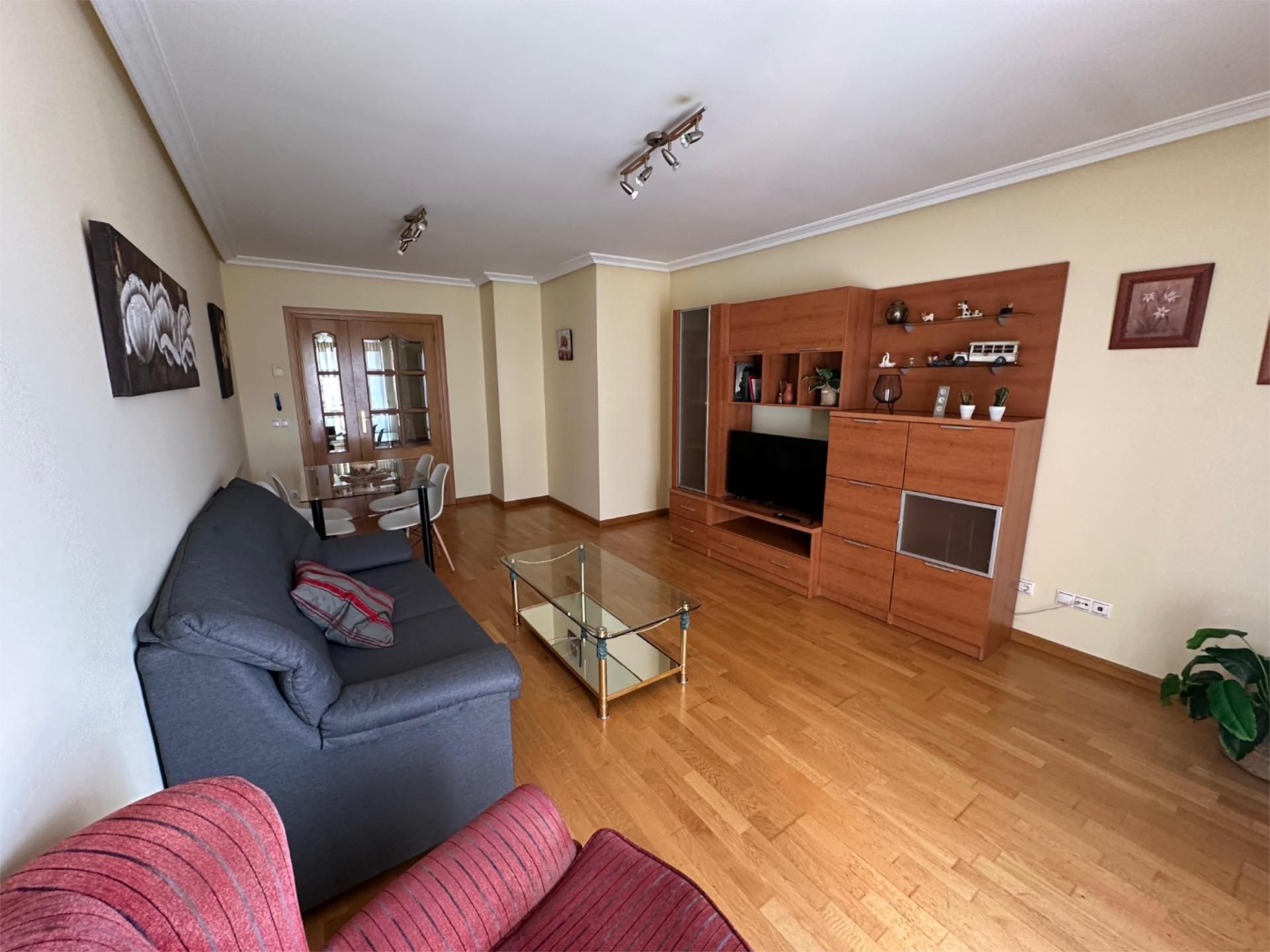 Pis de lloguer a Calle Cinto, 15, Almazán Sala d'estar de Pis de lloguer en Almazán amb Calefacció, Parquet i Terrassa