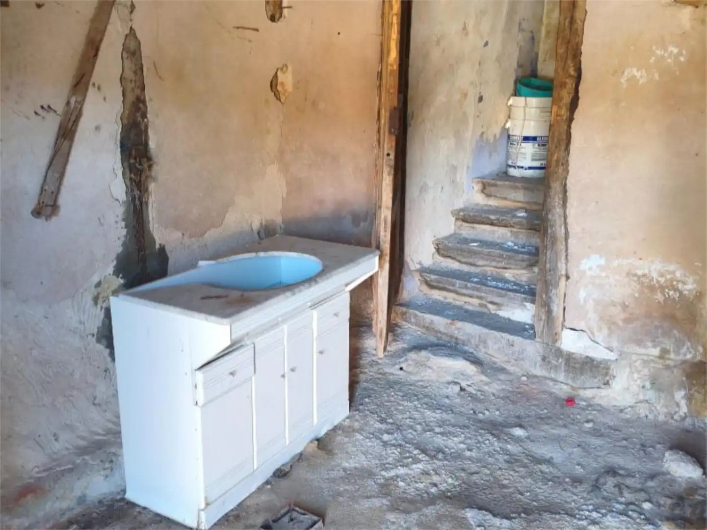 Casa adosada en venda a Calle Mayor, 7, Villaescusa la Sombría Bany de Casa adosada en venda en Villaescusa la Sombría