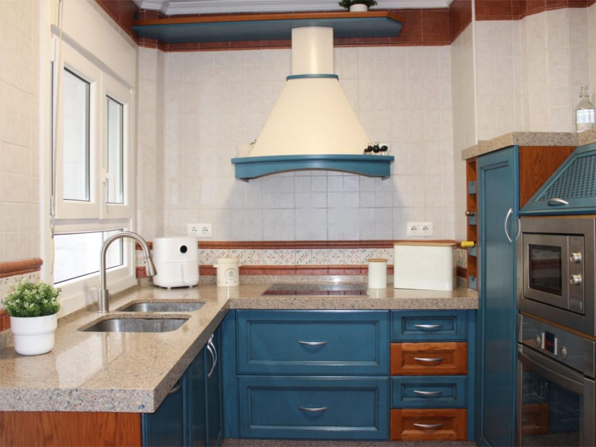 Küche von Einfamilien-Reihenhaus zum Verkauf in Vélez-Málaga mit Terrasse und Balkon