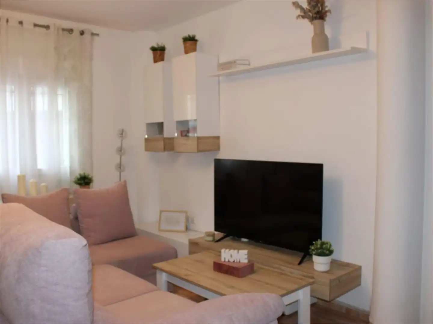 Sala de estar de Casa adosada en venta en Vélez-Málaga con Terraza y Balcón