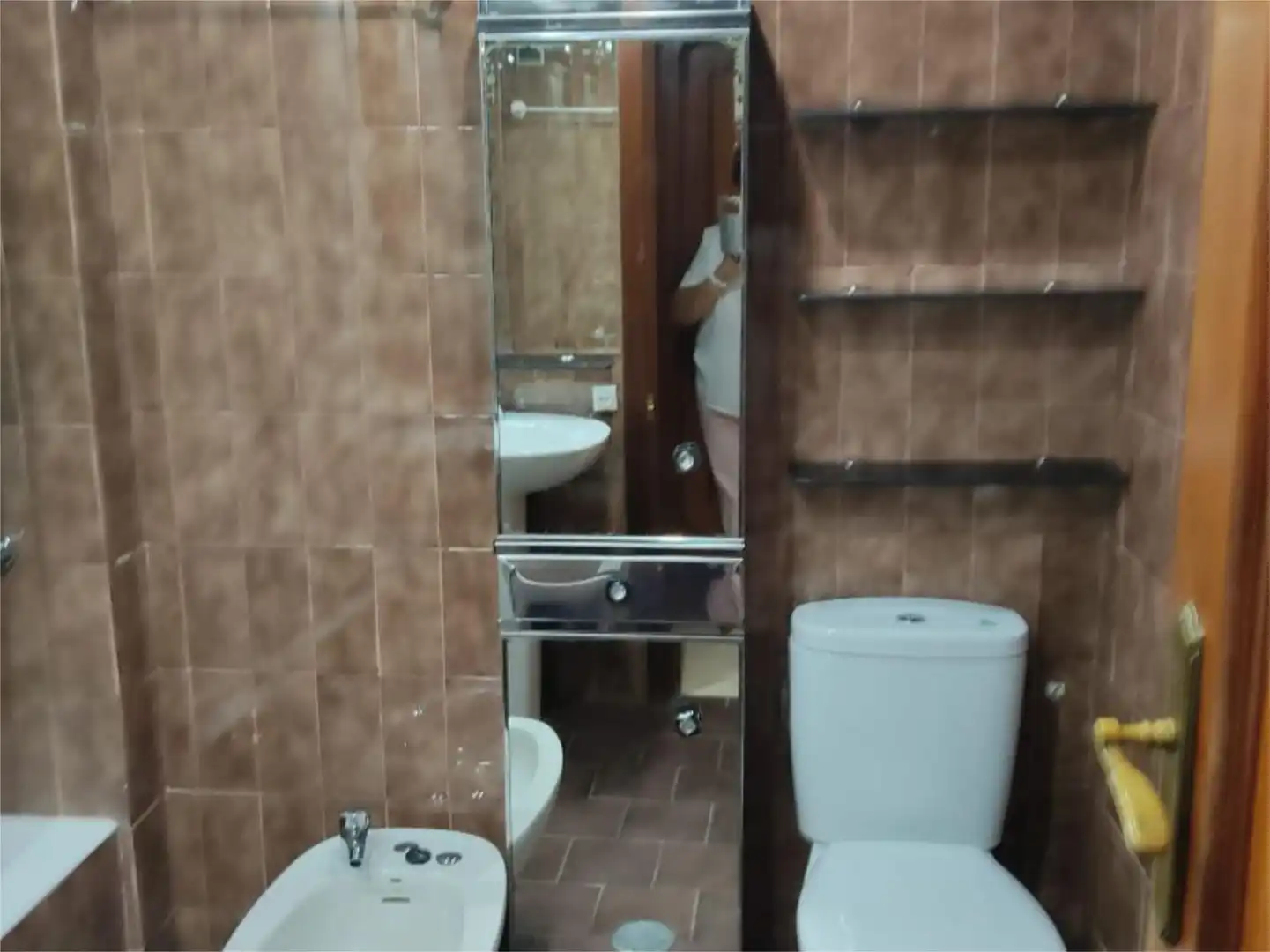 Wohnung zum Verkauf in Plaza Albert Einstein, 3, Camino de Ronda Badezimmer von Wohnung zum Verkauf in Granada Capital mit Klimaanlage, Terrasse und Balkon