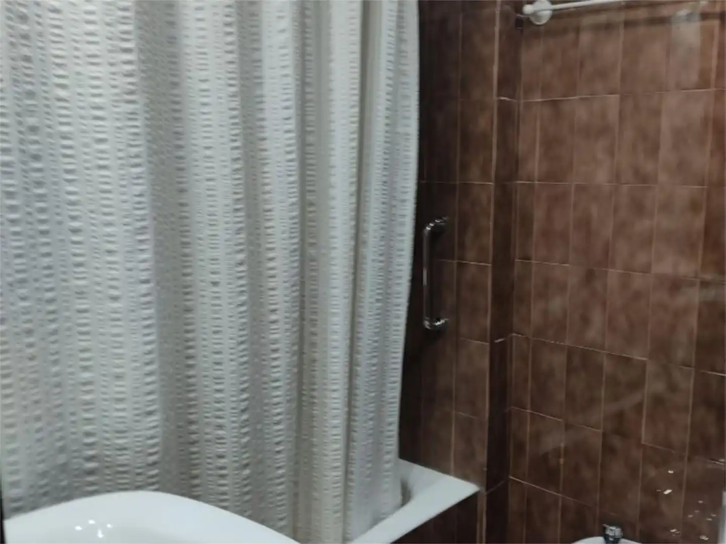 Wohnung zum Verkauf in Plaza Albert Einstein, 3, Camino de Ronda Badezimmer von Wohnung zum Verkauf in Granada Capital mit Klimaanlage, Terrasse und Balkon