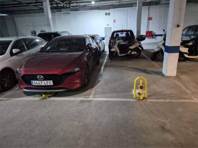 Garaje en Alquiler en Santa Cristina - San Rafael