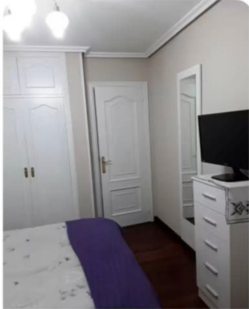 Habitación de Apartamento de alquiler en Viveiro con Calefacción y Amueblado