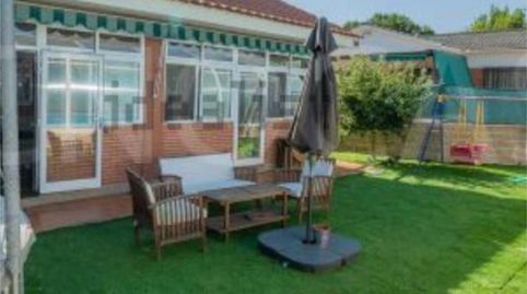 Foto 4 de Casa adosada en venta en Serranillos del Valle, Madrid