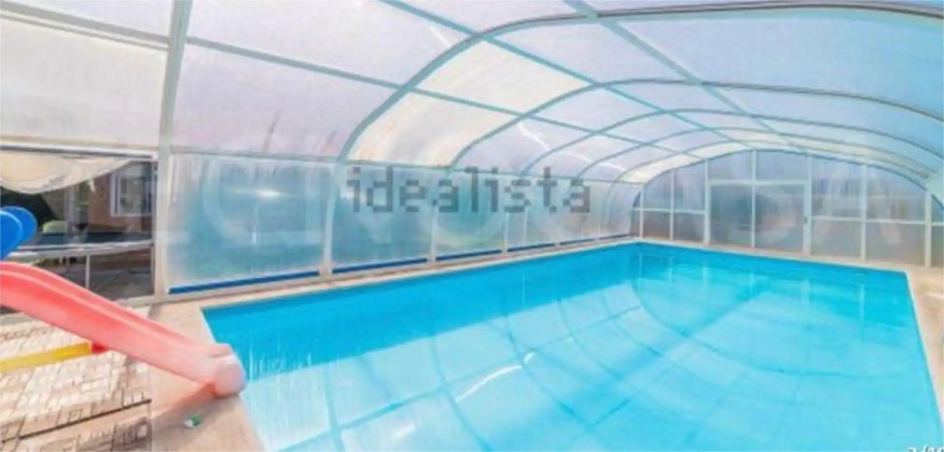Casa adosada en venta en Serranillos del Valle Piscina de Casa adosada en venta en Serranillos del Valle con Calefacción, Jardín privado y Terraza