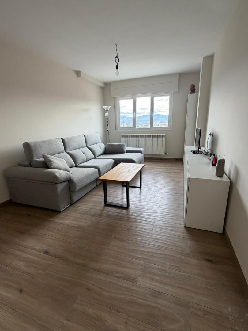 Wohnzimmer von Wohnung zum Verkauf in  Logroño mit Schwimmbad und Balkon