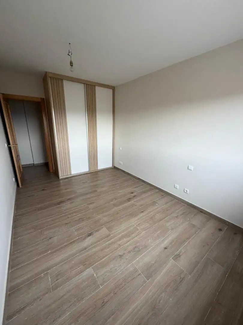 Pis en venda a Calle Dinamarca, 2, Portillejo - Valdegastea Dormitori de Pis en venda en Logroño amb Calefacció, Jardí privat i Parquet