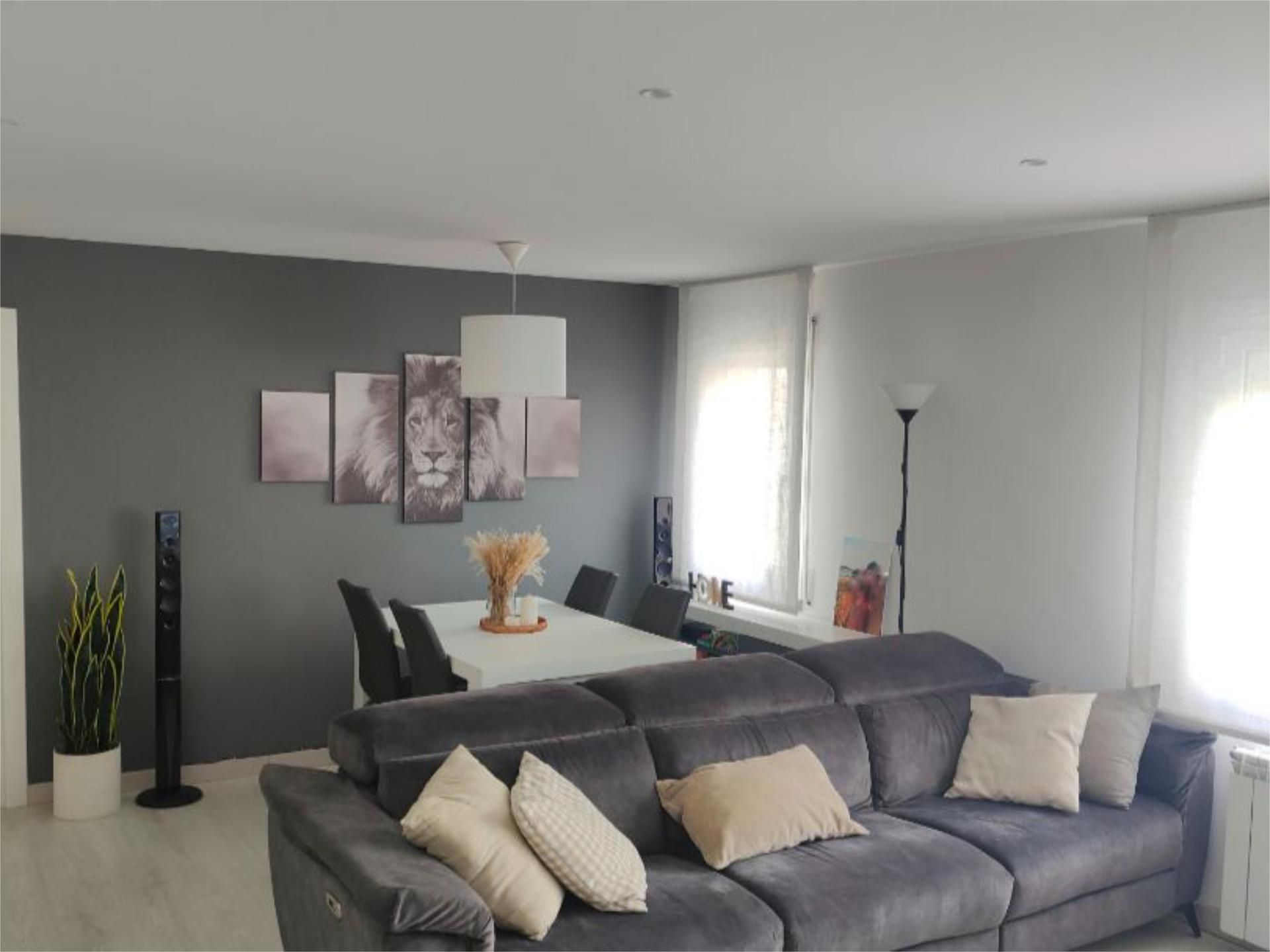 Living room of Flat for sale in Campdevànol  with Heating, Parquet flooring and Storage room