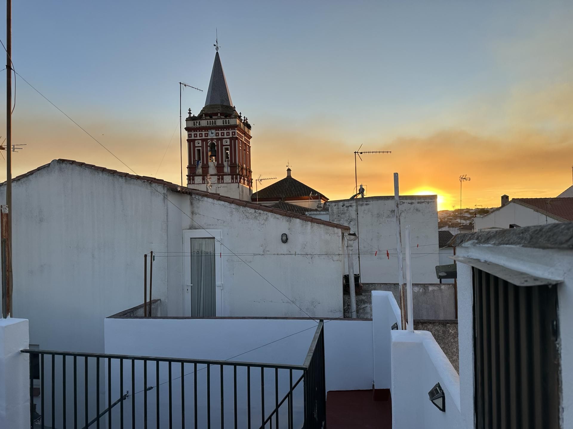 Vista exterior de Piso en venta en Valverde del Camino con Aire acondicionado, Terraza y Balcón