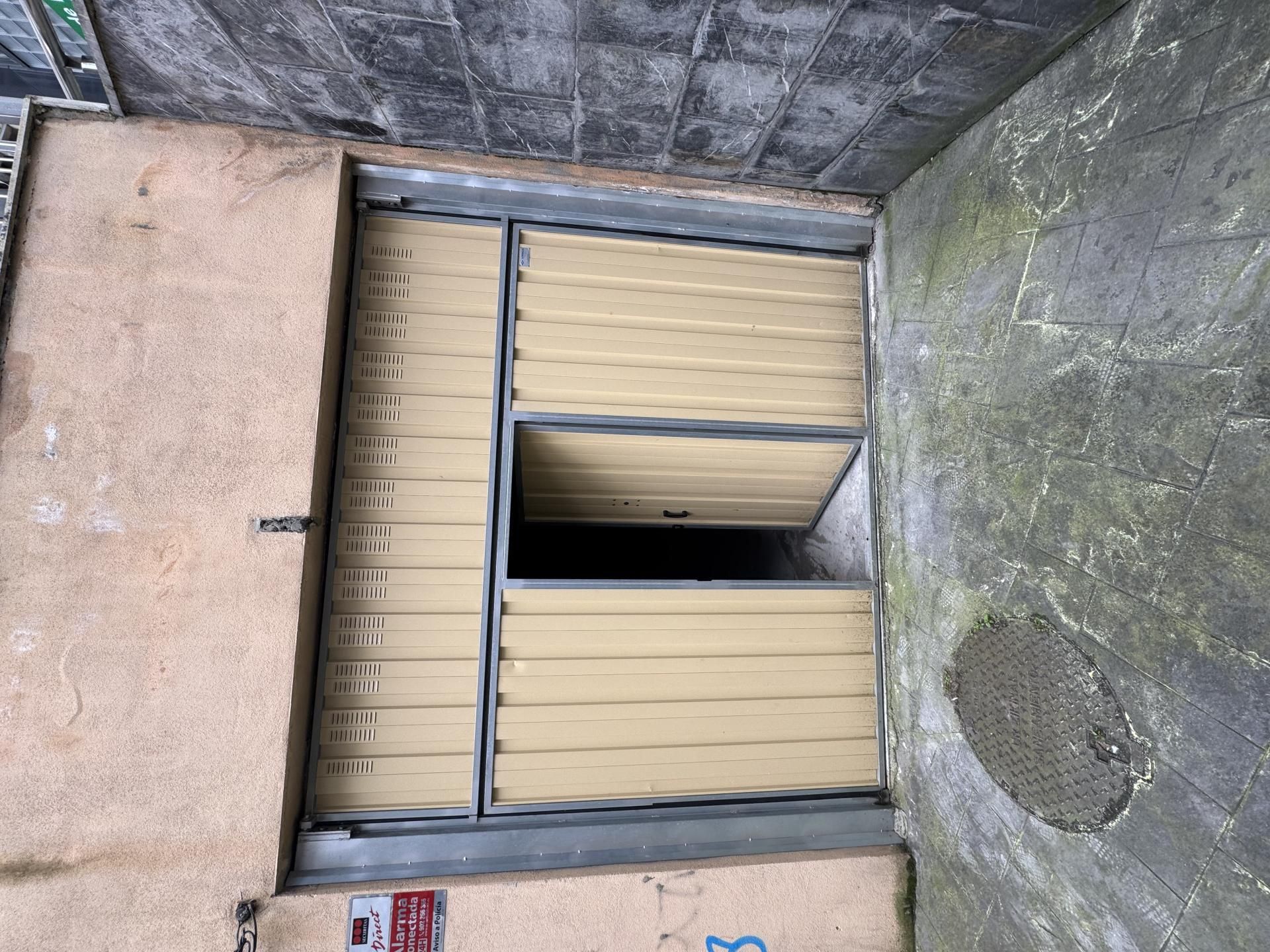 Vista exterior de Local en venda en Sestao 