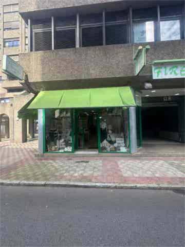 Local comercial en Alquiler en La Buhaira