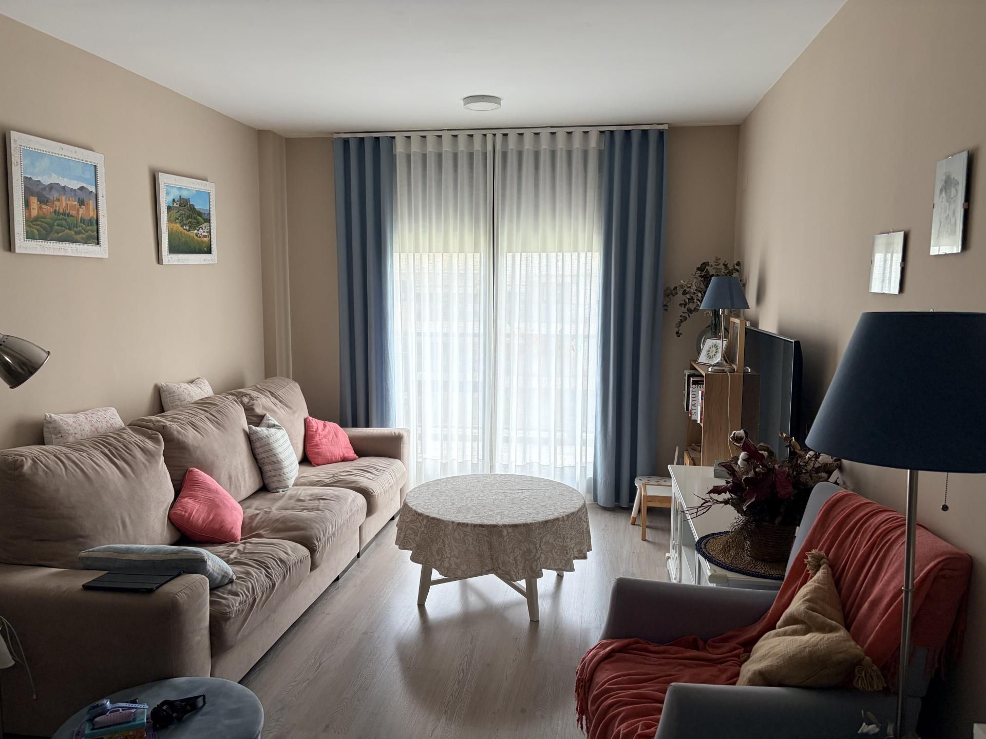 Sala de estar de Piso en venta en San Juan de Aznalfarache con Aire acondicionado, Terraza y Piscina