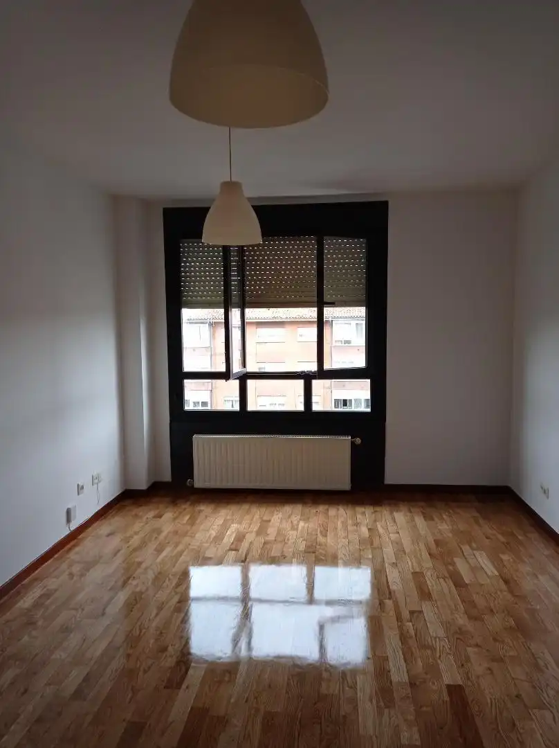 Schlafzimmer von Wohnungen zum Verkauf in Castrillón mit Heizung, Parkett und Abstellraum