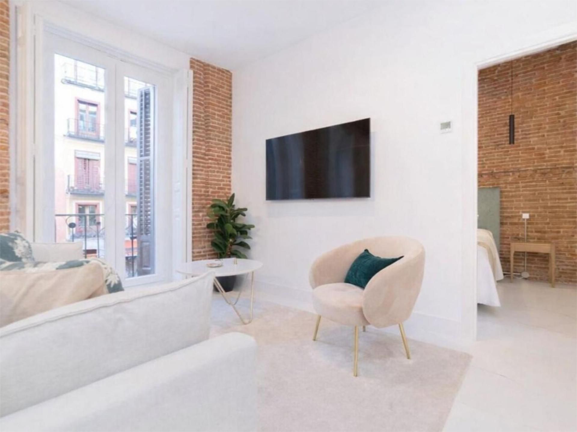 Living room of Flat for sale in  Madrid Capital  with Balcony