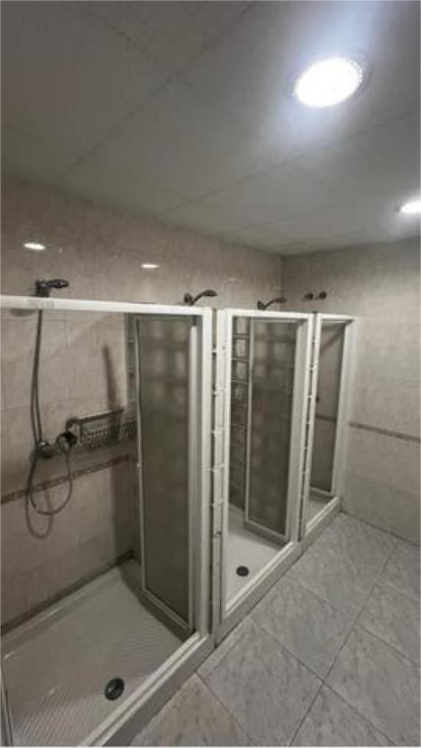 Nave industrial de alquiler en A Piriganlla - Albeiros - Garabolos Baño de Nave industrial de alquiler en Lugo Capital