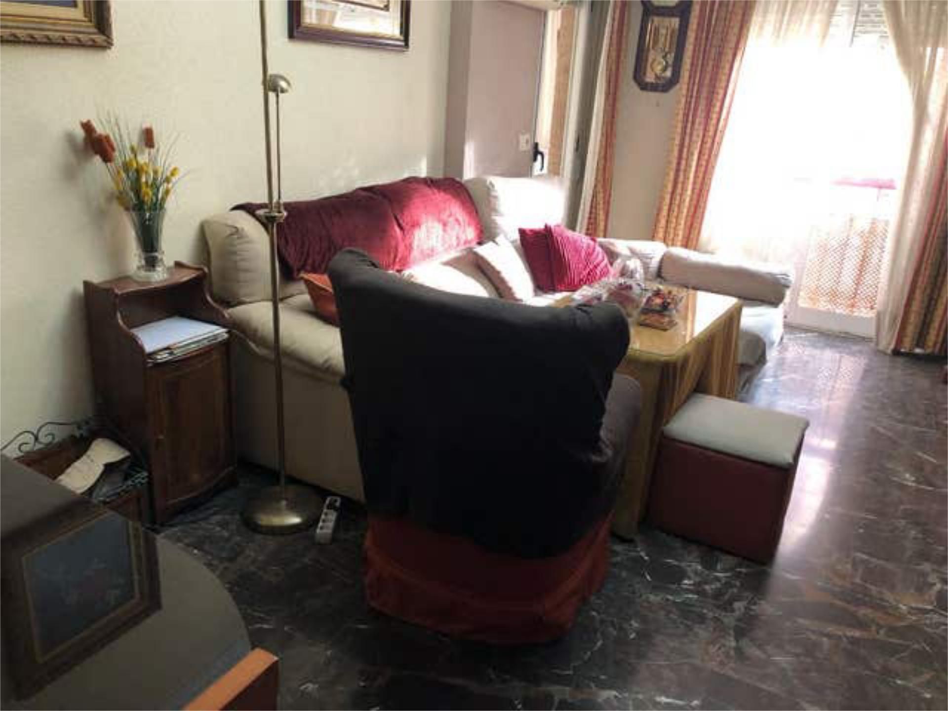 Sala d'estar de Pis de lloguer en  Jaén Capital amb Calefacció, Terrassa i Piscina