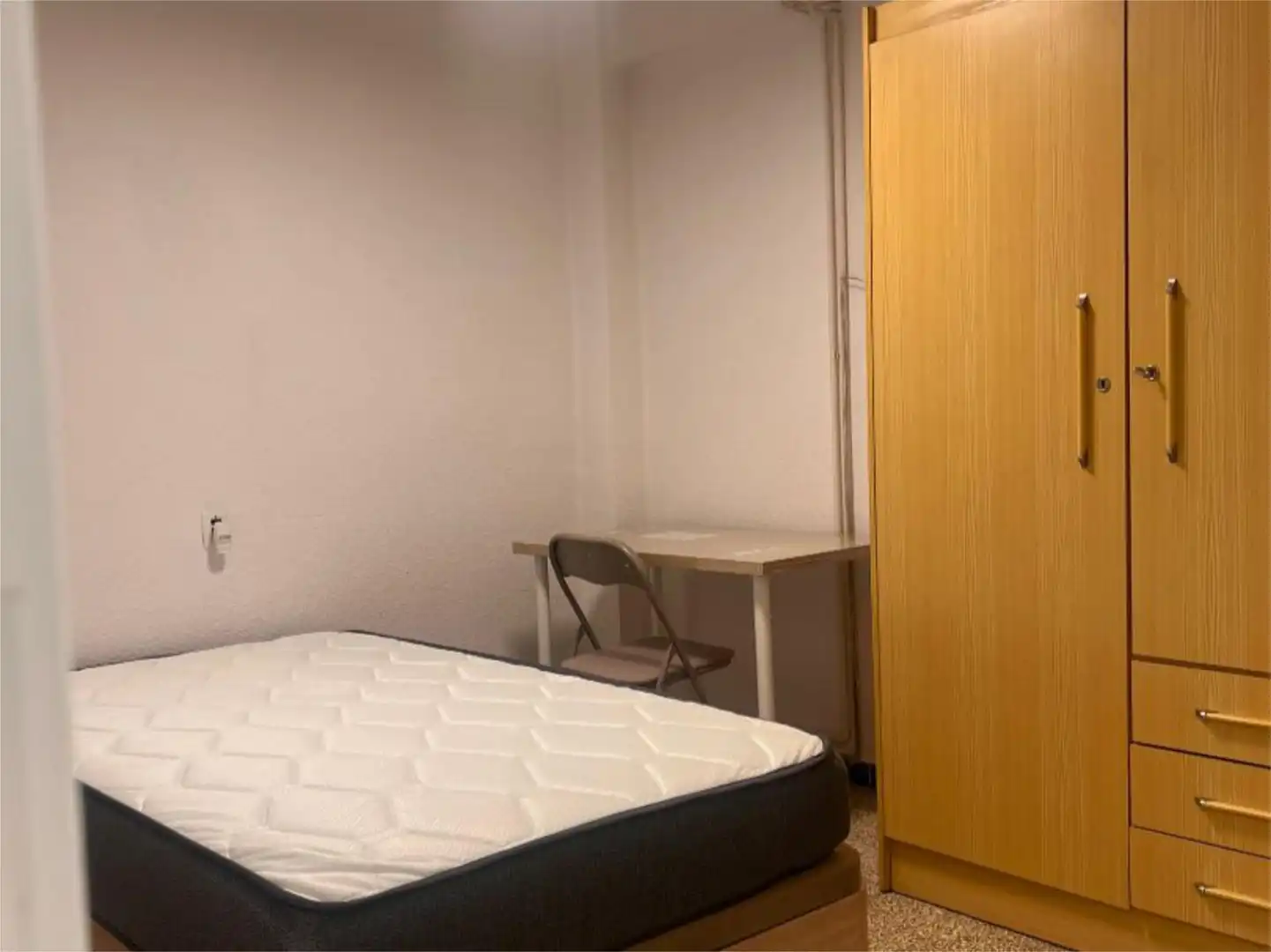Habitación en Carrer de Lepant, 25, Ensanche - Parque del Oeste Habitación en Carrer de Lepant, 25, Ensanche - Parque del Oeste
