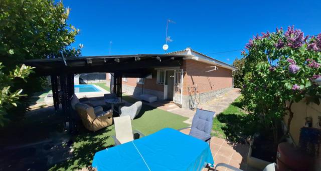 Casa-chalet en Venta en Calle Comuneros de Castilla, 2A en Los Robles