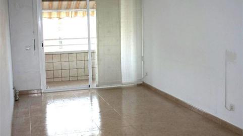 Photo 3 of Flat for rent in Avinguda de L'estatut, 85, Mercat, Rubí