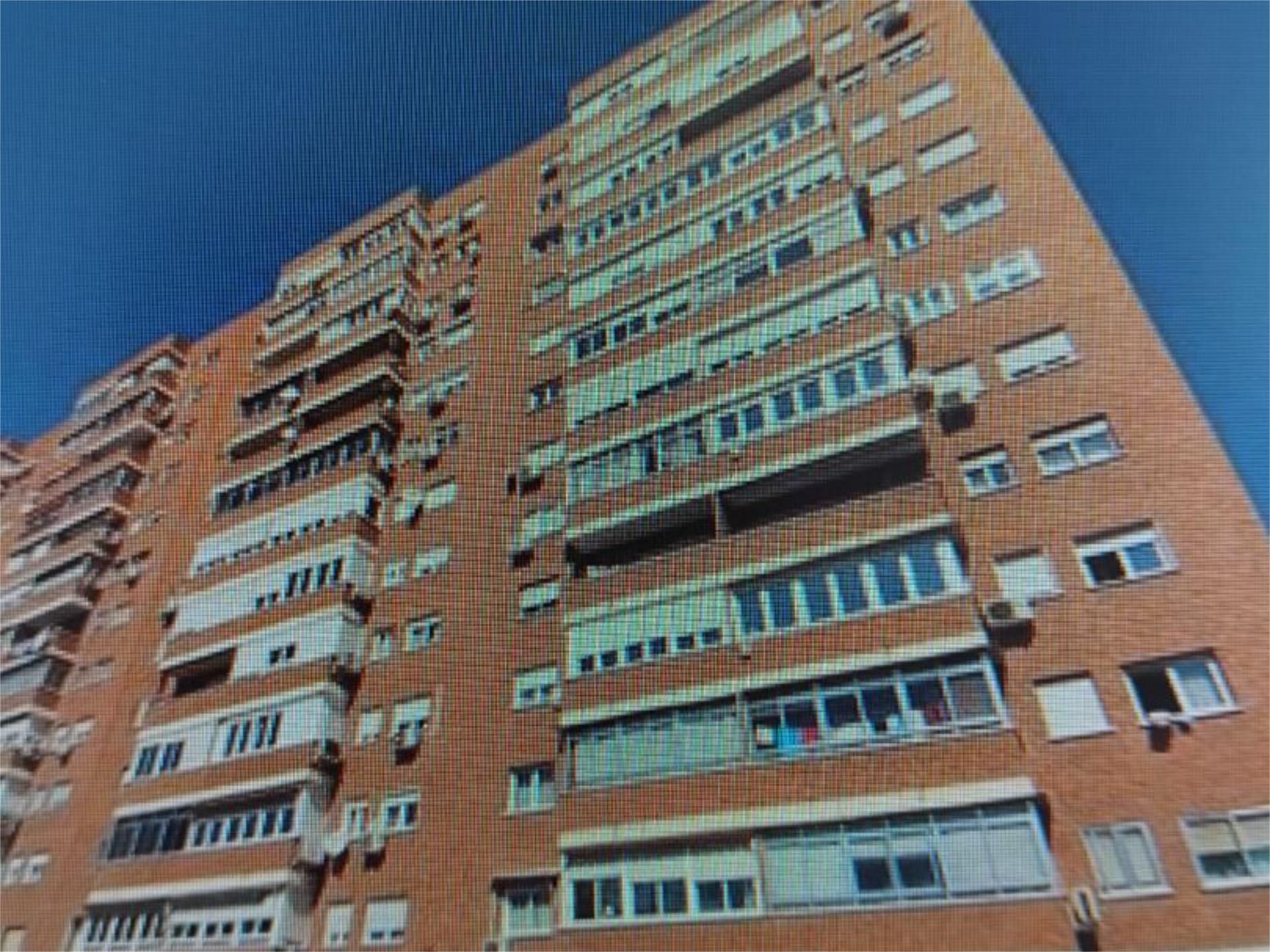 Exterior view of Flat for sale in  Madrid Capital  with Private garden, Terrace and Storage room