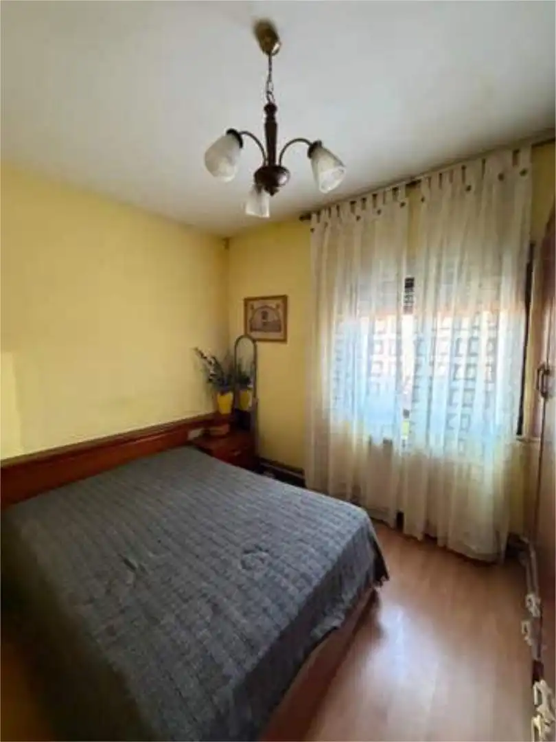 Habitación de Apartamento en venta en León Capital  con Calefacción y Amueblado