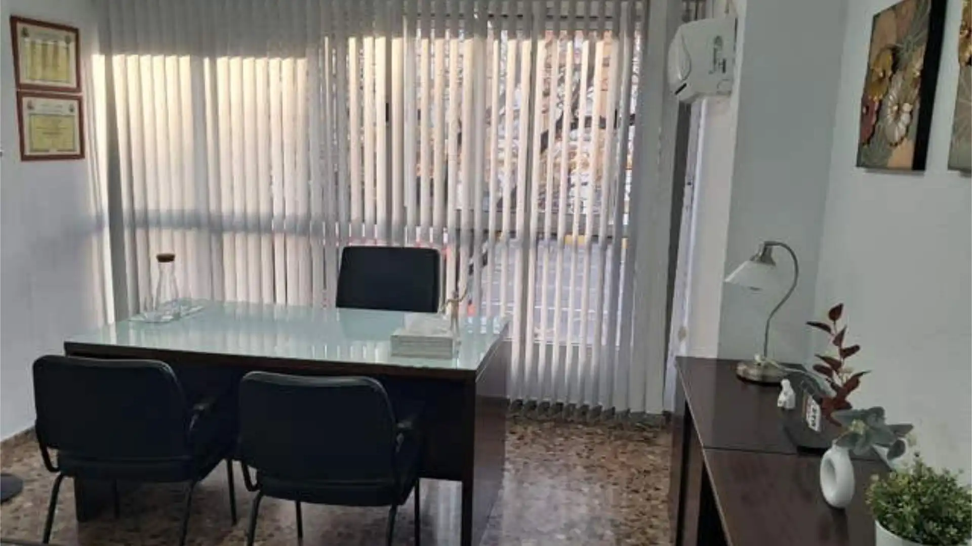 Oficina de alquiler en  Sevilla Capital con Aire acondicionado