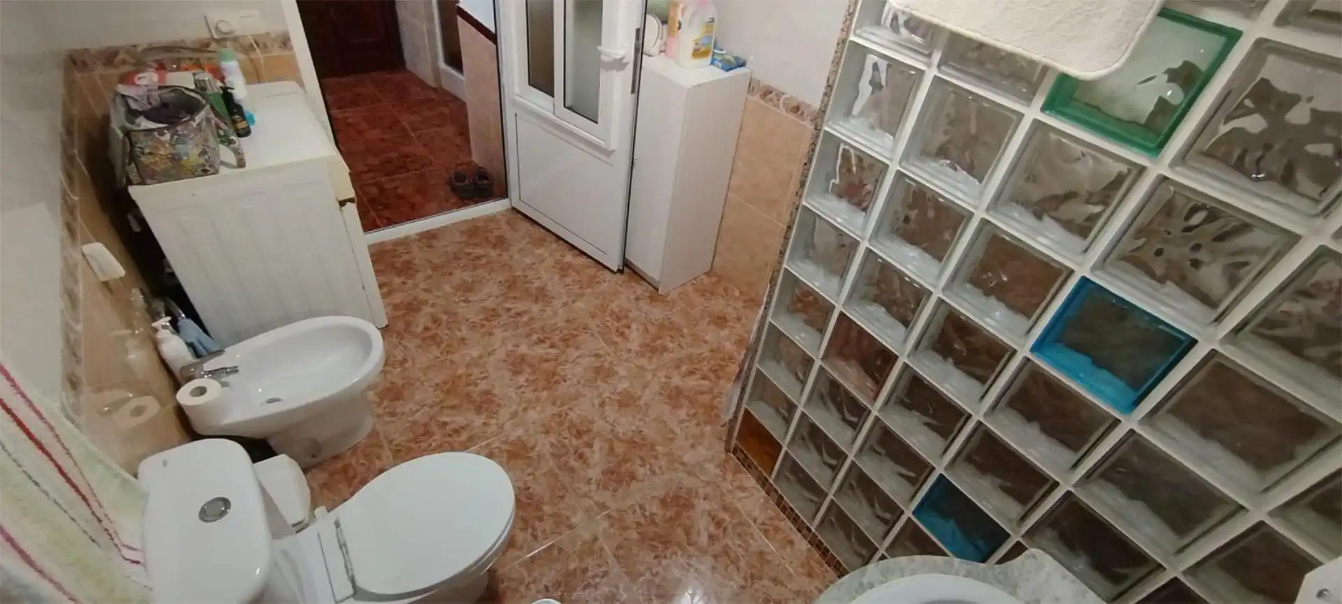 Casa adosada en venta en Calle San Roque, 8, Santa Cruz de Mudela Baño de Casa adosada en venta en Santa Cruz de Mudela con Terraza y Amueblado