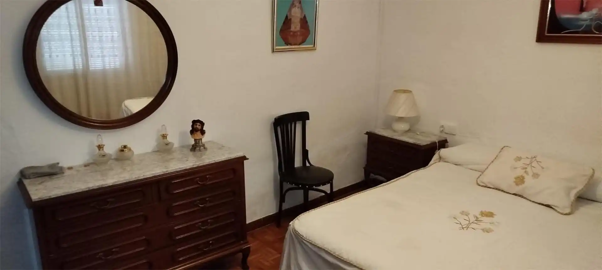 Casa adosada en venta en Calle San Roque, 8, Santa Cruz de Mudela Habitación de Casa adosada en venta en Santa Cruz de Mudela con Terraza y Amueblado