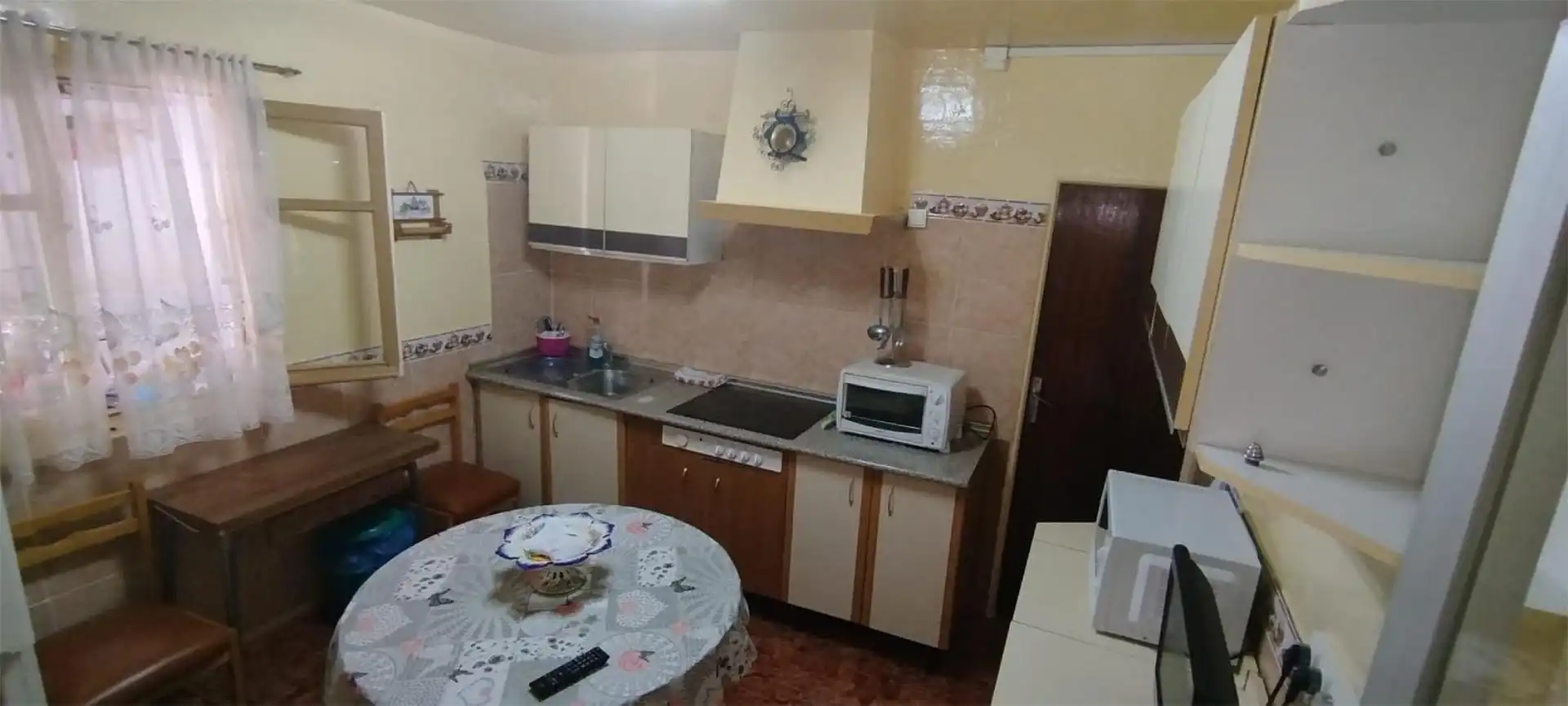 Casa adosada en venta en Calle San Roque, 8, Santa Cruz de Mudela Cocina de Casa adosada en venta en Santa Cruz de Mudela con Terraza y Amueblado