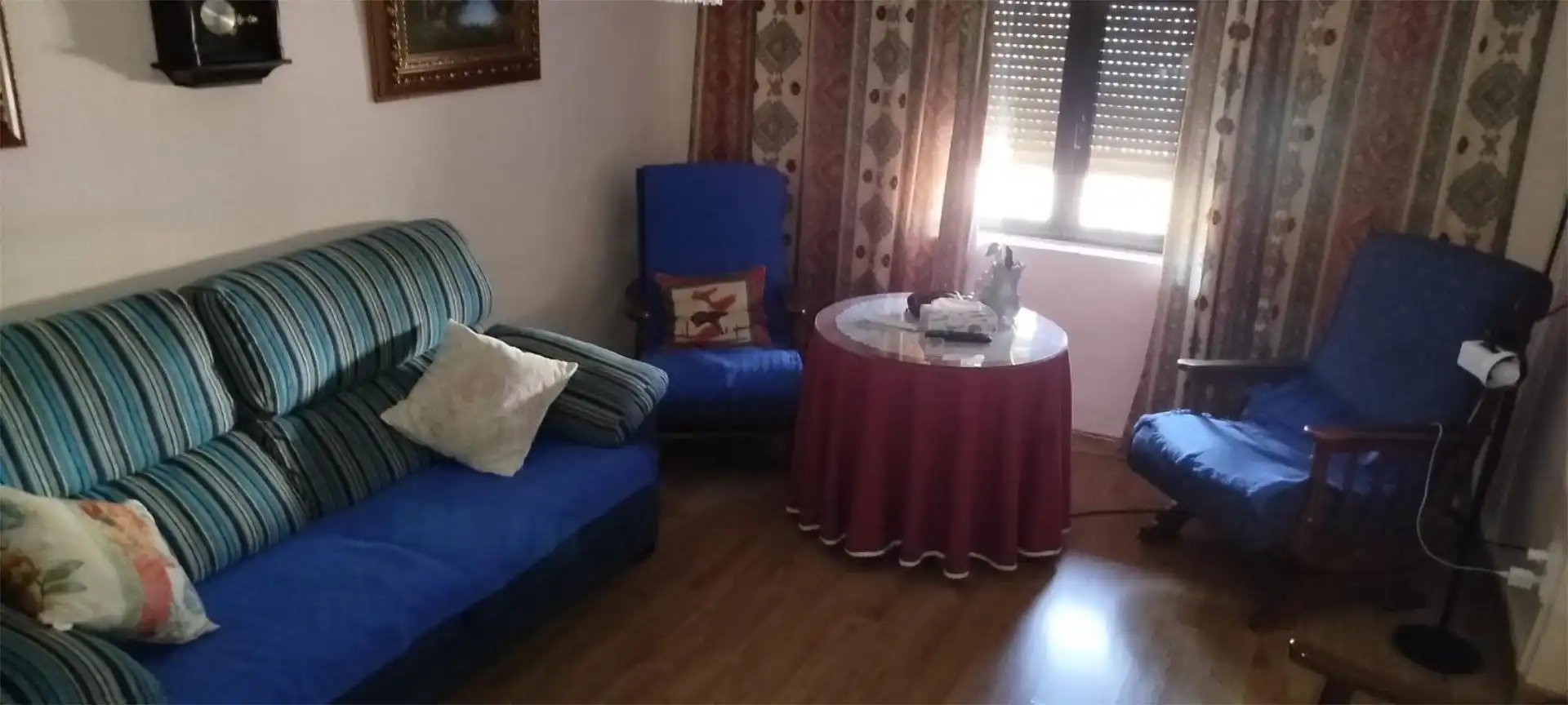 Casa adosada en venta en Calle San Roque, 8, Santa Cruz de Mudela Sala de estar de Casa adosada en venta en Santa Cruz de Mudela con Terraza y Amueblado