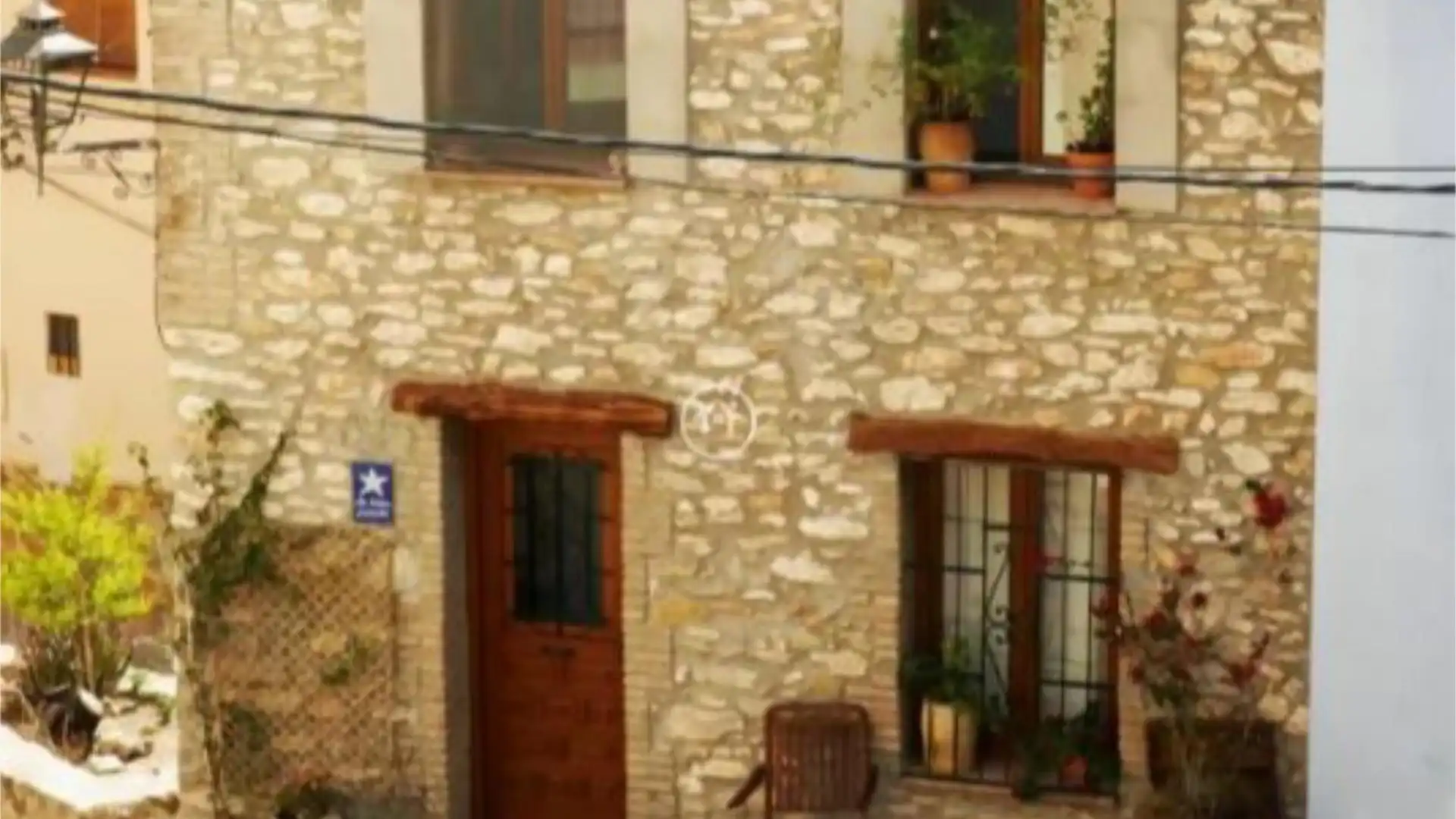 Außenansicht von Einfamilien-Reihenhaus zum Verkauf in Jérica mit Terrasse und Balkon