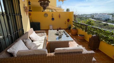 Foto 2 de Pis en venda a Calle Alcaucín, 1, La Concha - Resina Golf, Estepona