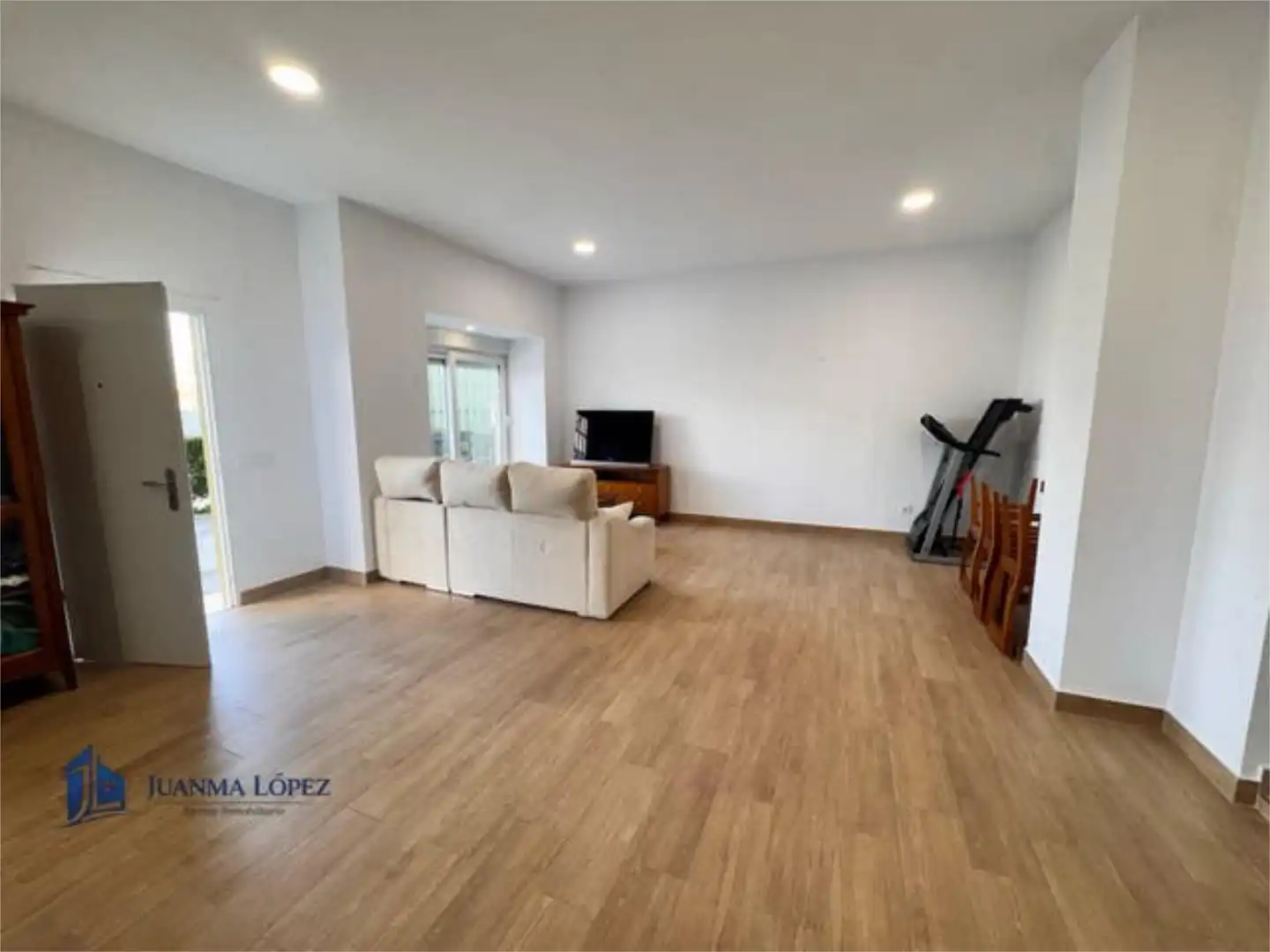Apartments for sale in San Bernabé Living room of Apartments for sale in Algeciras