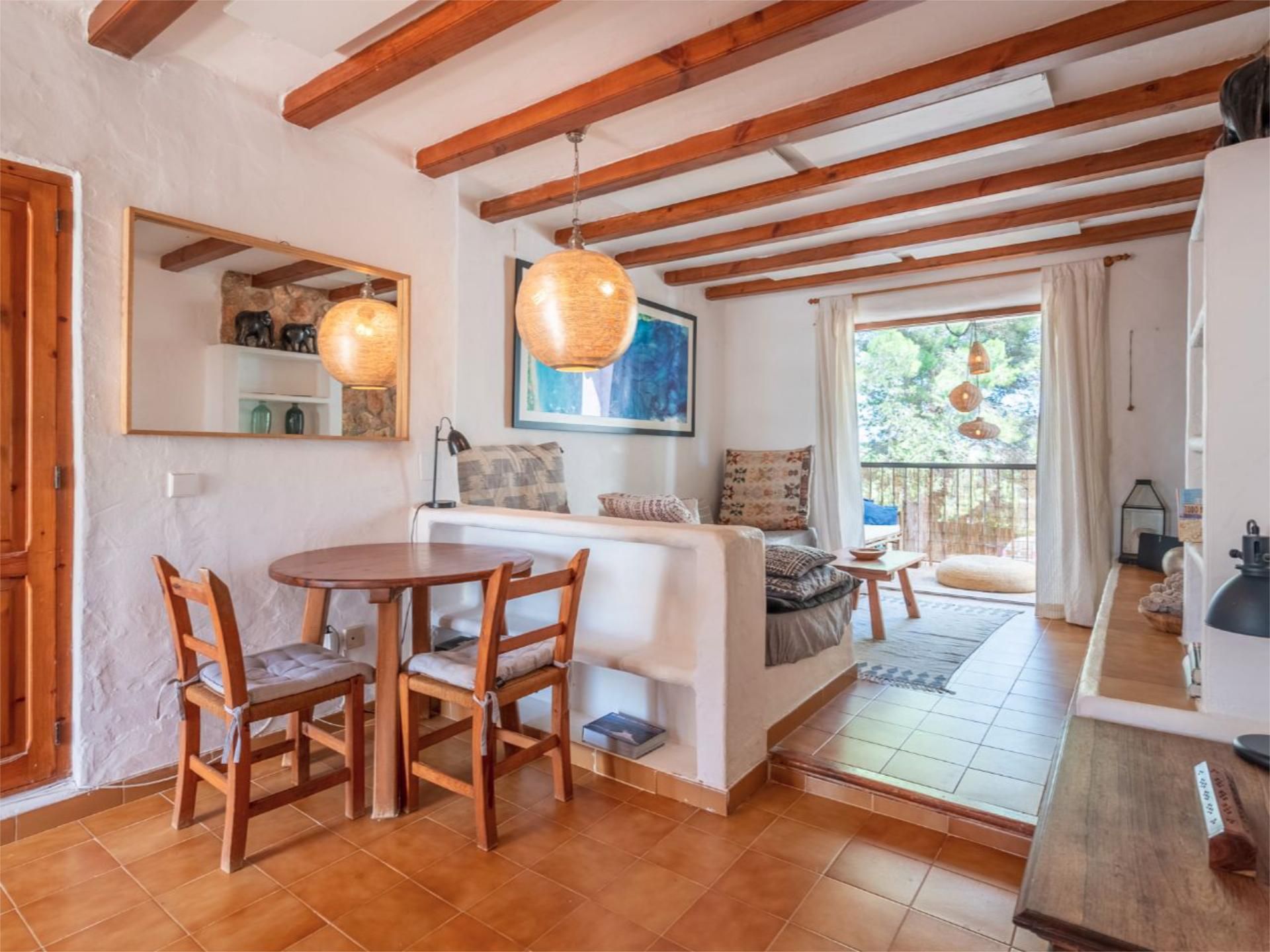 Wohnzimmer von Wohnung zum Verkauf in Santa Eulària des Riu mit Klimaanlage, Heizung und Möbliert