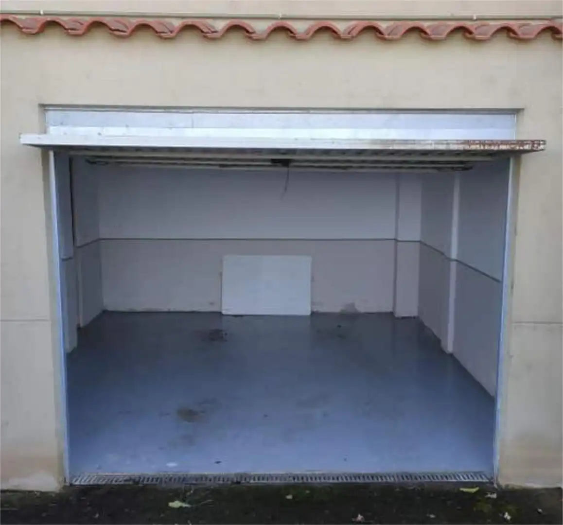 Parkplatz von Einfamilien-Reihenhaus zum Verkauf in Cáceres Capital mit Terrasse