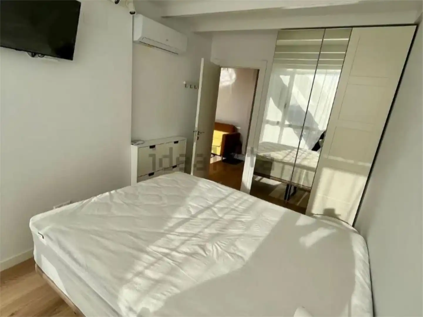 Zimmer in Carrer del Músic Hipòlit Martínez, 16, Camí de Vera Schlafzimmer von Dachboden zur untervermieten in Valencia mit Klimaanlage, Heizung und Privatgarten