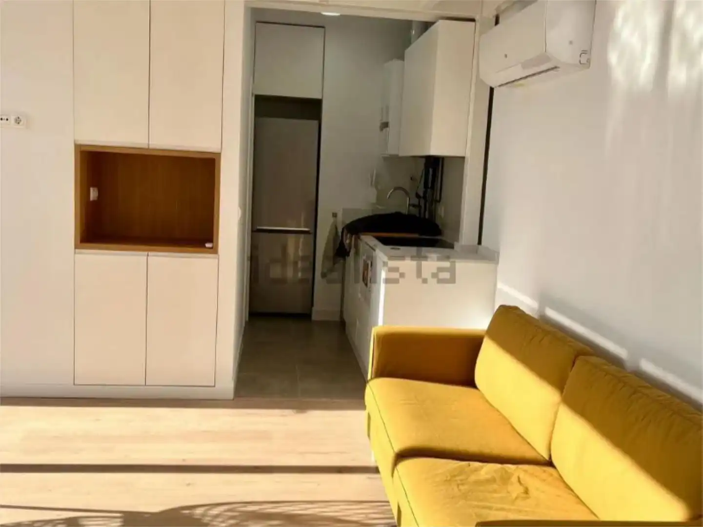 Zimmer in Carrer del Músic Hipòlit Martínez, 16, Camí de Vera Wohnzimmer von Dachboden zur untervermieten in Valencia mit Klimaanlage, Heizung und Privatgarten
