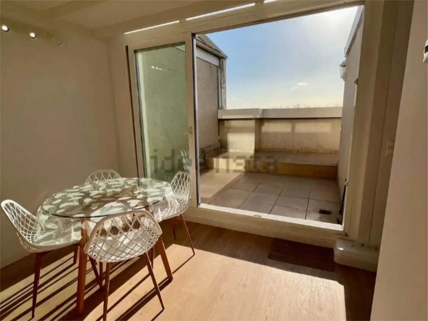 Zimmer in Carrer del Músic Hipòlit Martínez, 16, Camí de Vera Terrasse von Dachboden zur untervermieten in Valencia mit Klimaanlage, Heizung und Privatgarten