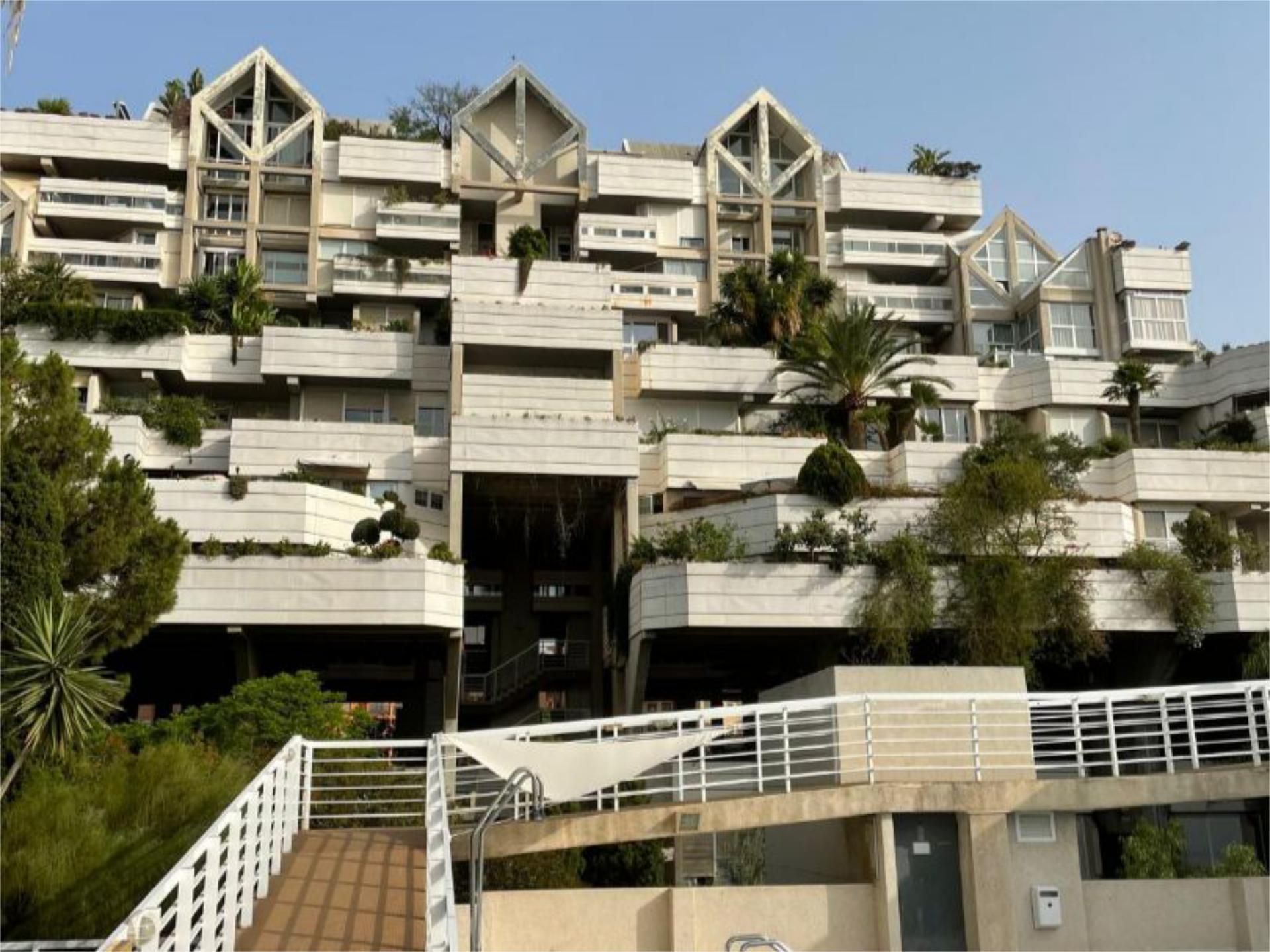 Exterior view of Duplex for share in  Valencia Capital  with Air Conditioner, Heating and Private garden