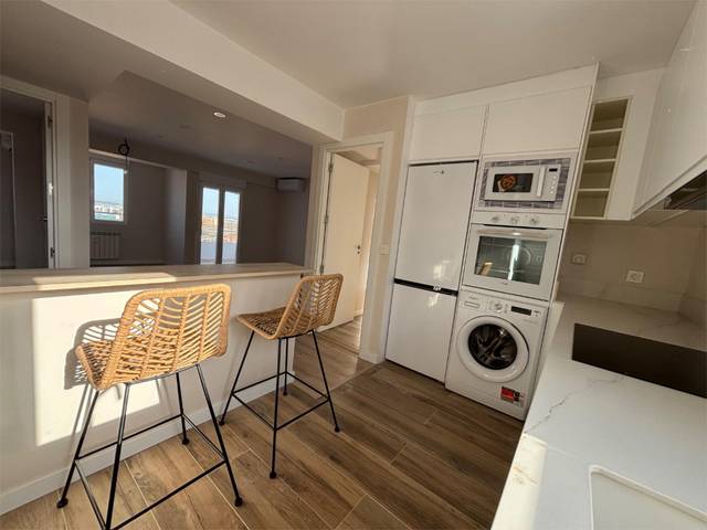 Piso en Alquiler en Calle de Alonso V, 17 en La Magdalena