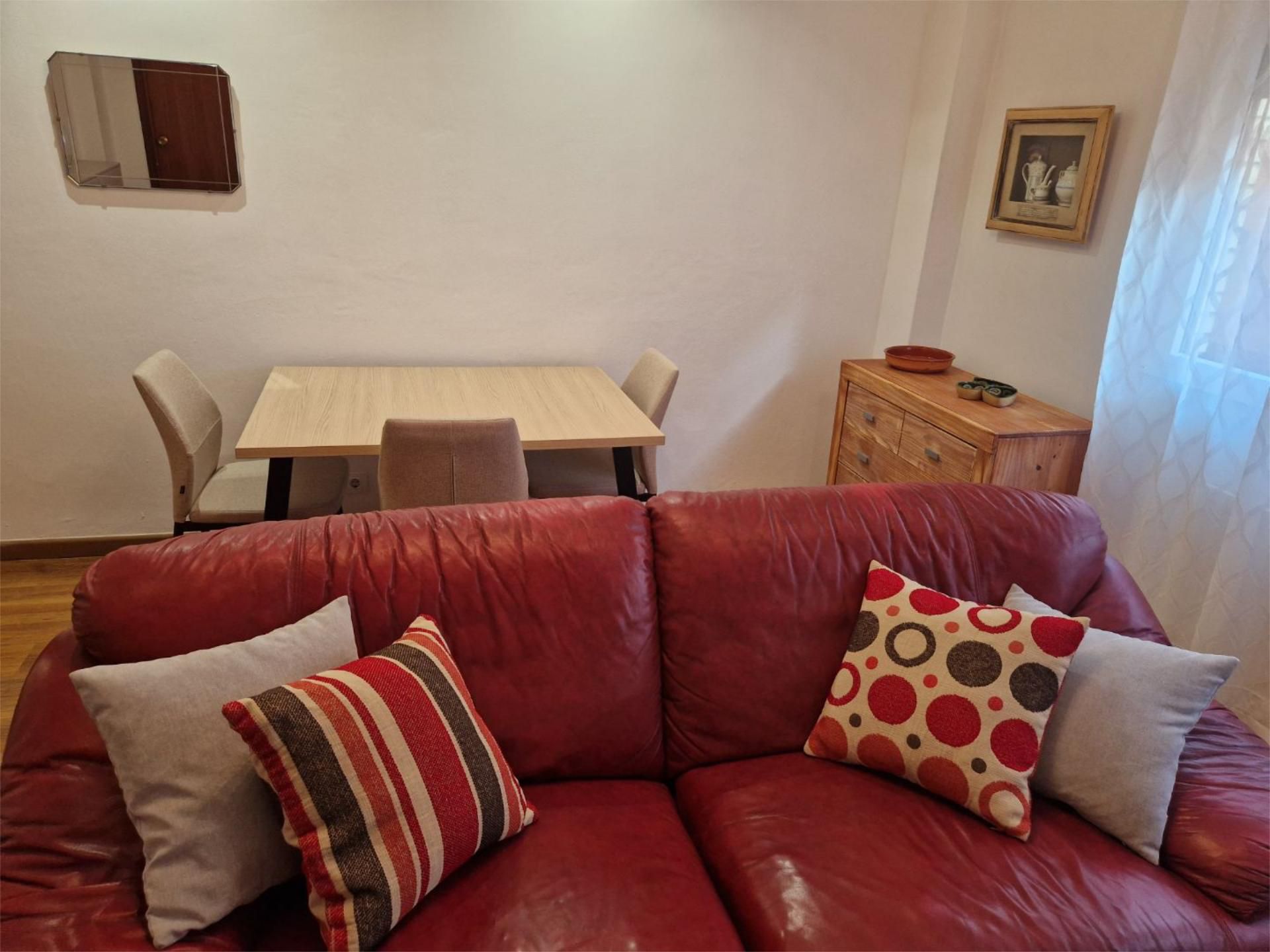Flat for rent in Calle Álvarez Lorenzana, 16, El Cristo Living room of Flat for rent in Oviedo with Heating, Parquet flooring and Furnished