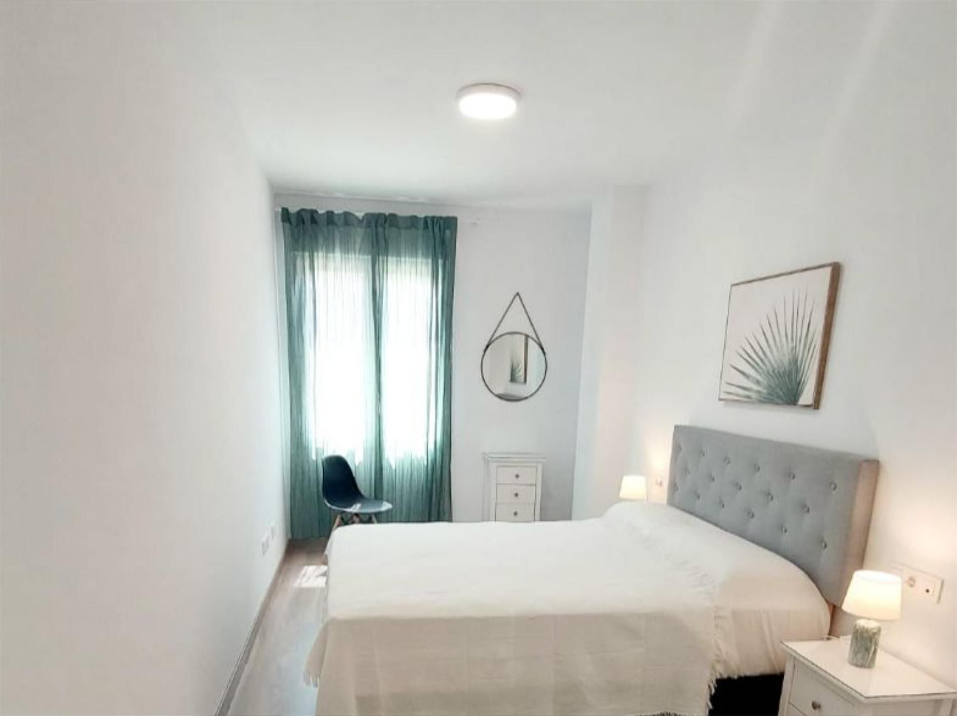 Habitación de Piso de alquiler en  Granada Capital con Aire acondicionado