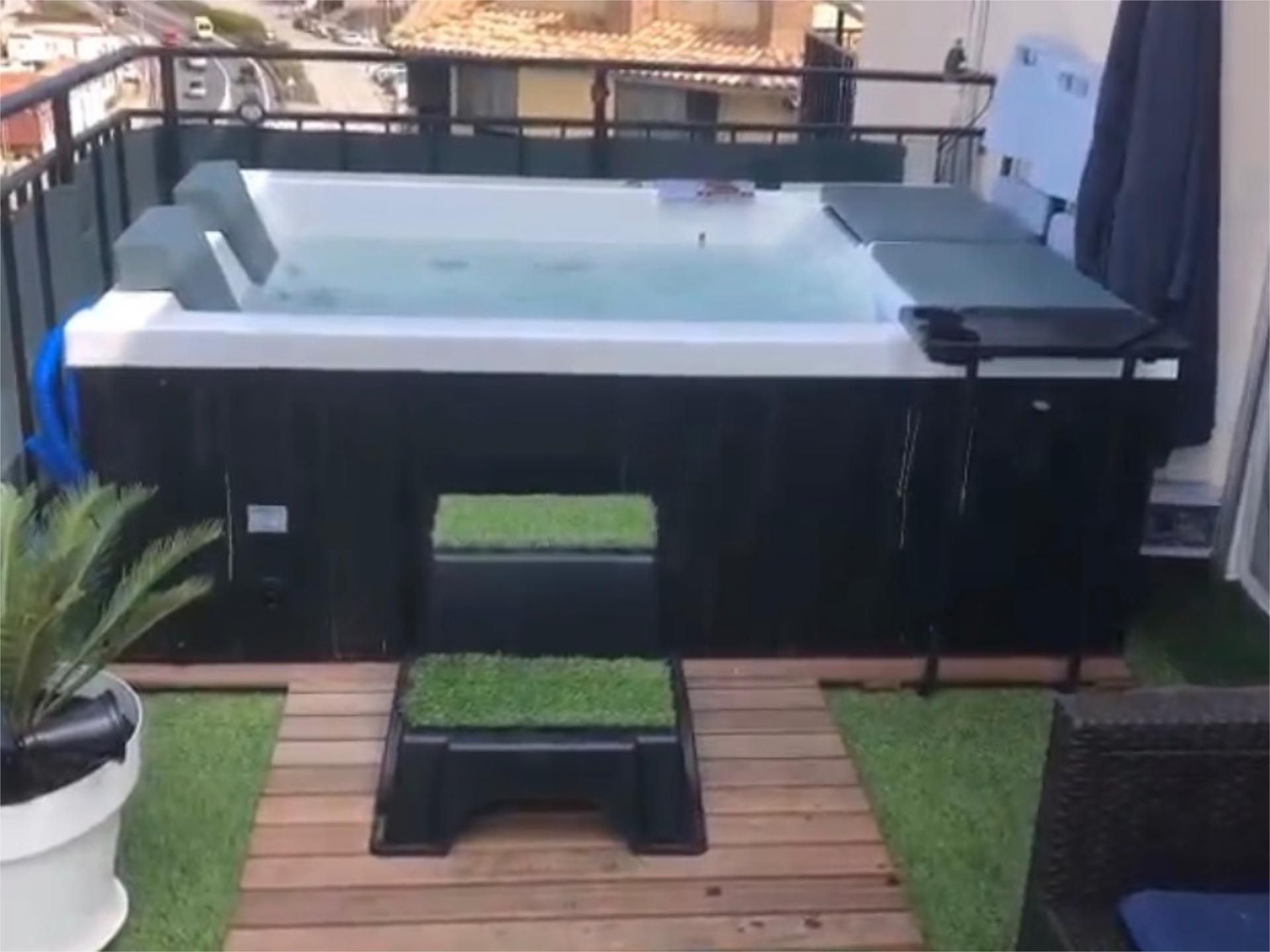 Pis en venda a Avinguda del Mediterrani, 105, Poblenou Piscina de Pis en venda en Pineda de Mar amb Aire condicionat, Terrassa i Piscina