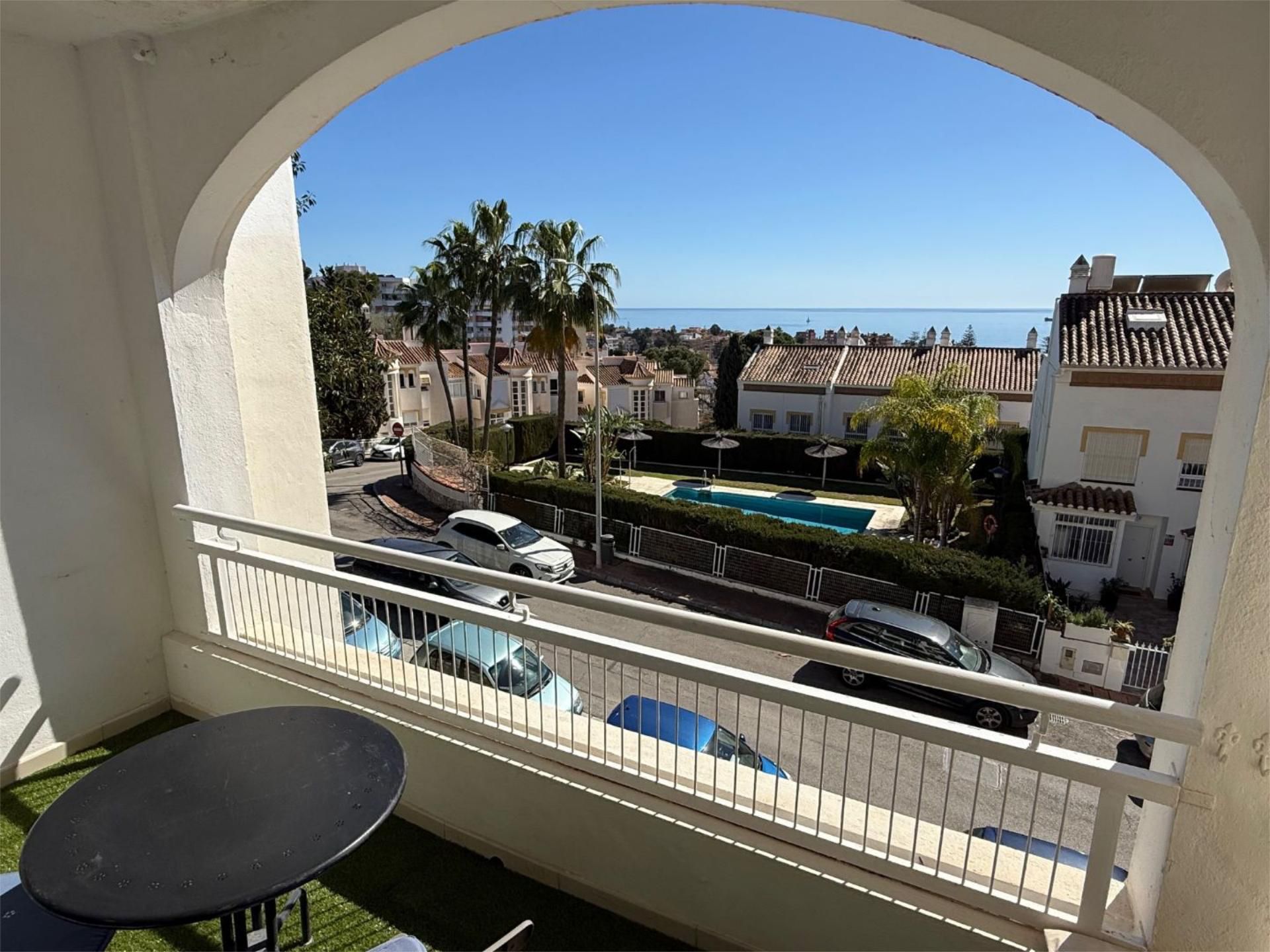 Vista exterior de Pis de lloguer en Málaga Capital amb Aire condicionat, Terrassa i Piscina