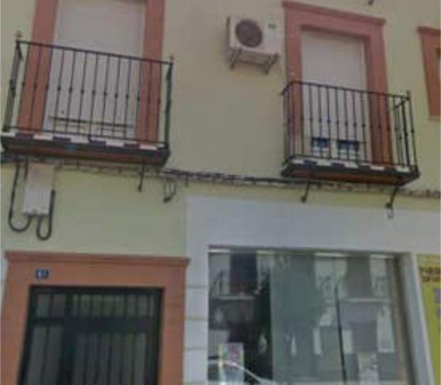 Piso de alquiler en Salesianos, Utrera - imagen 1 Foto 1 de Piso de alquiler en Salesianos, Utrera
