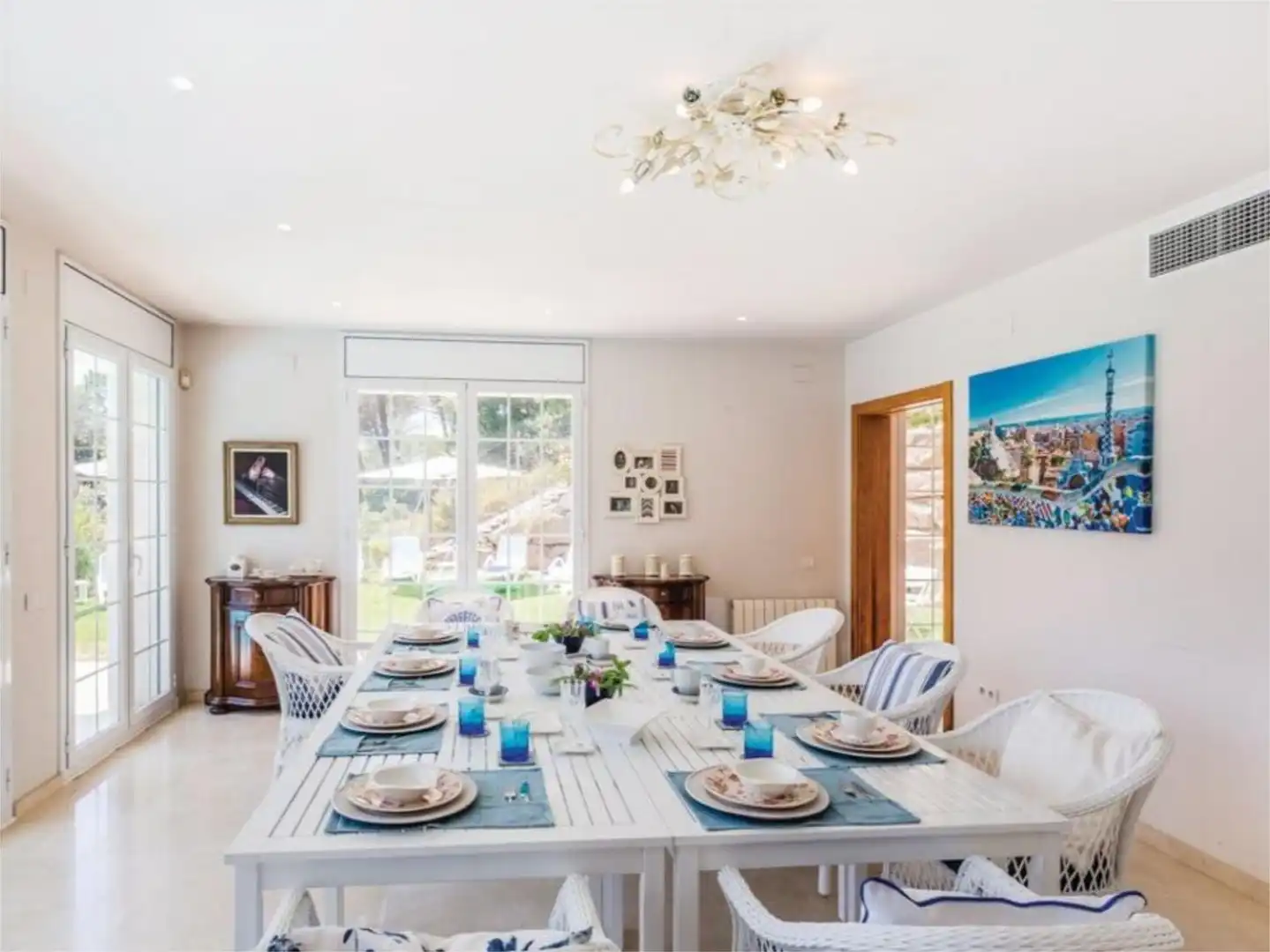 Piso en venta en Camí de la Montanya, 27, Cabrils Comedor de Piso en venta en Cabrils con Aire acondicionado, Terraza y Piscina